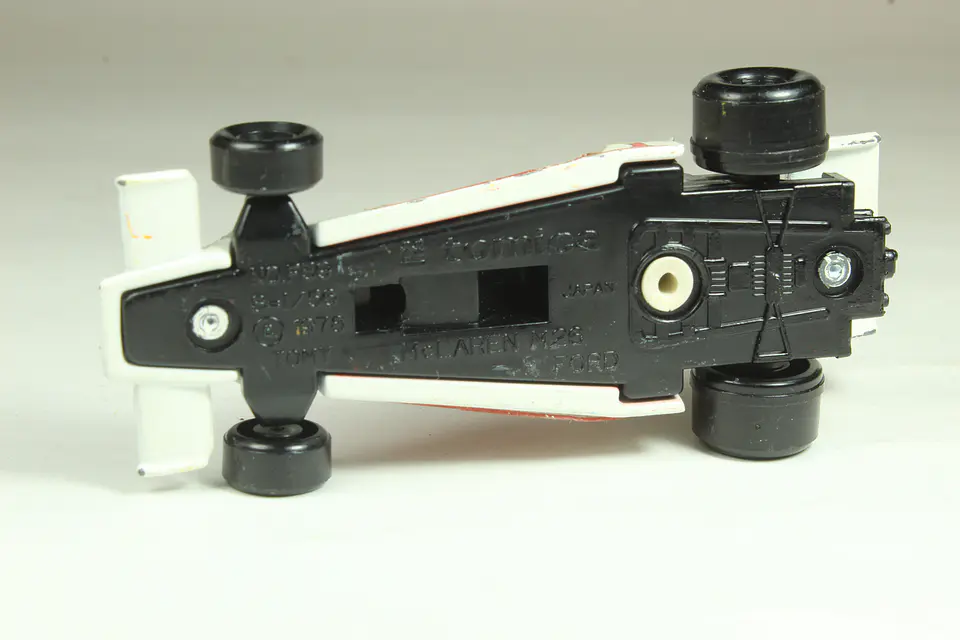 Tomica No. F39 McLaren M26 Ford Japan — foto 3 de 3