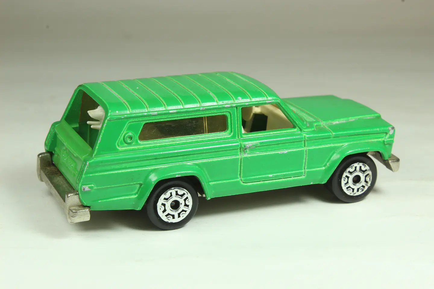 Majorette N° 236 Jeep Cherokee France — foto 2 de 3