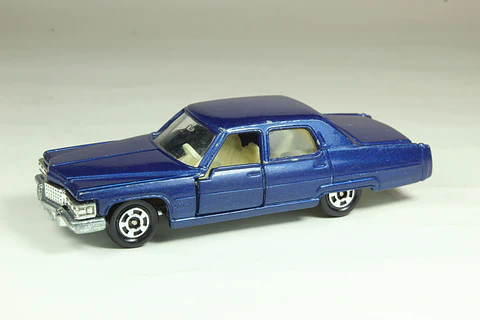 Tomica No. F2 Cadillac Fleetwood Brougham Japan