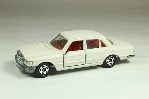 Tomica No. F7 Mercedes-Benz 450SEL Japan