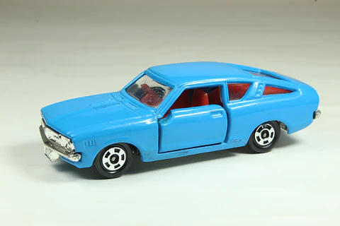 Tomica No. 8 Nissan Sunny Excellent 1400GX Japan