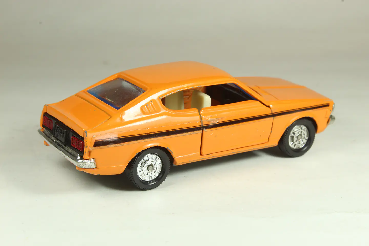 Tomica Dandy 001 Colt Galant GTO Japan — foto 2 de 3
