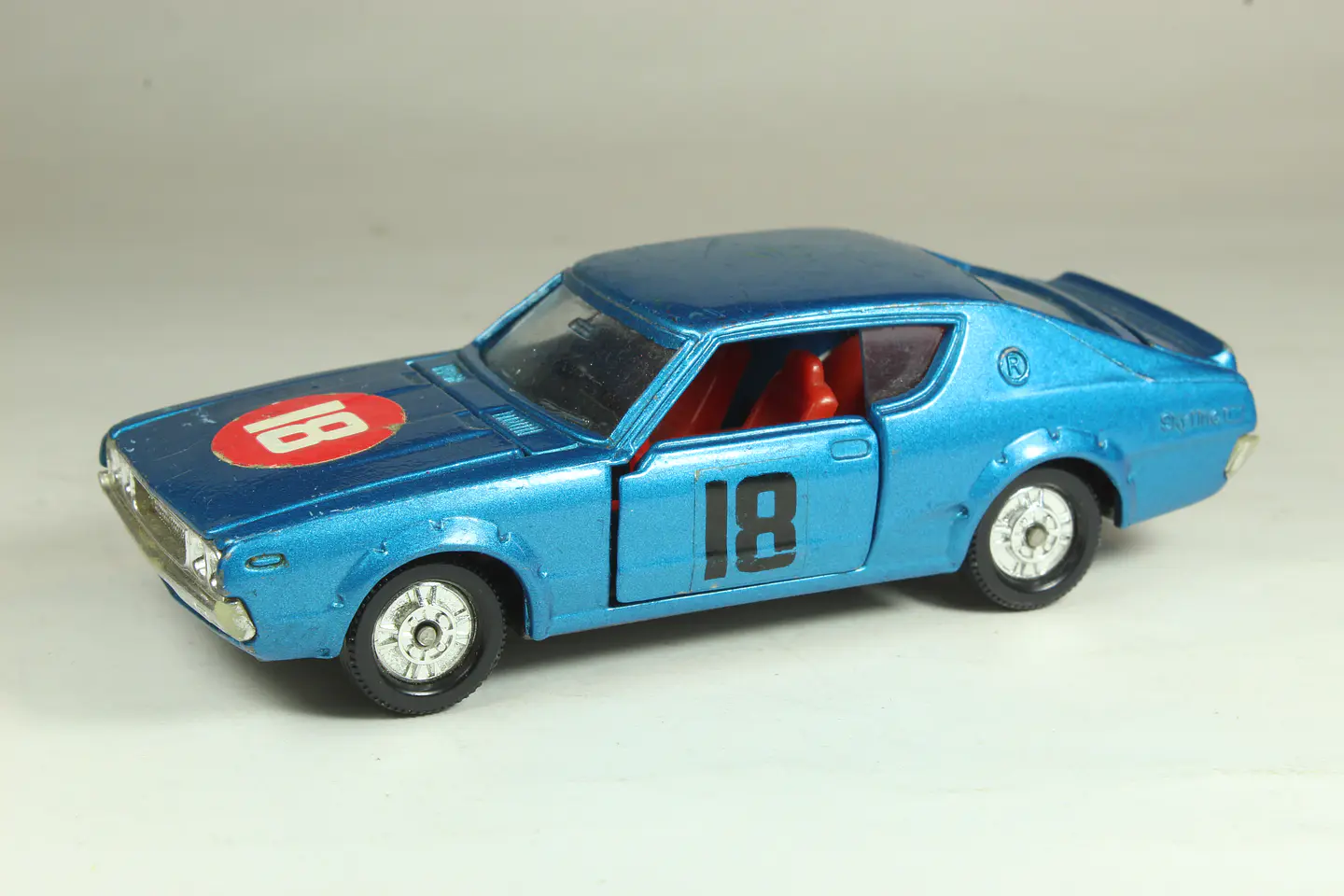 Tomica Dandy 018 Nissan Skyline 2000GT-R Japan — foto 1 de 4