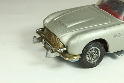 Corgi James Bond Aston Martin DB5 Gt. Britain