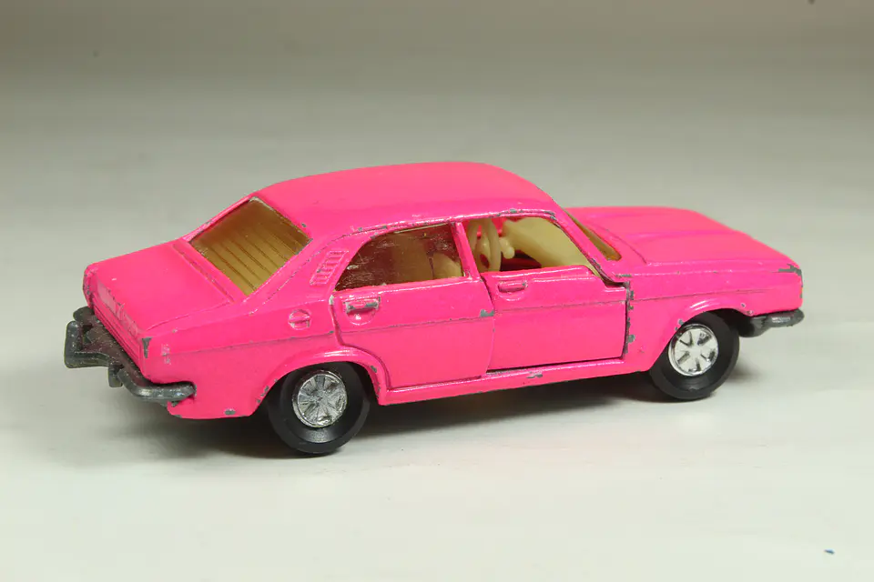 Majorette N° 208 Chrysler 180 (Rosado) France — foto 2 de 3