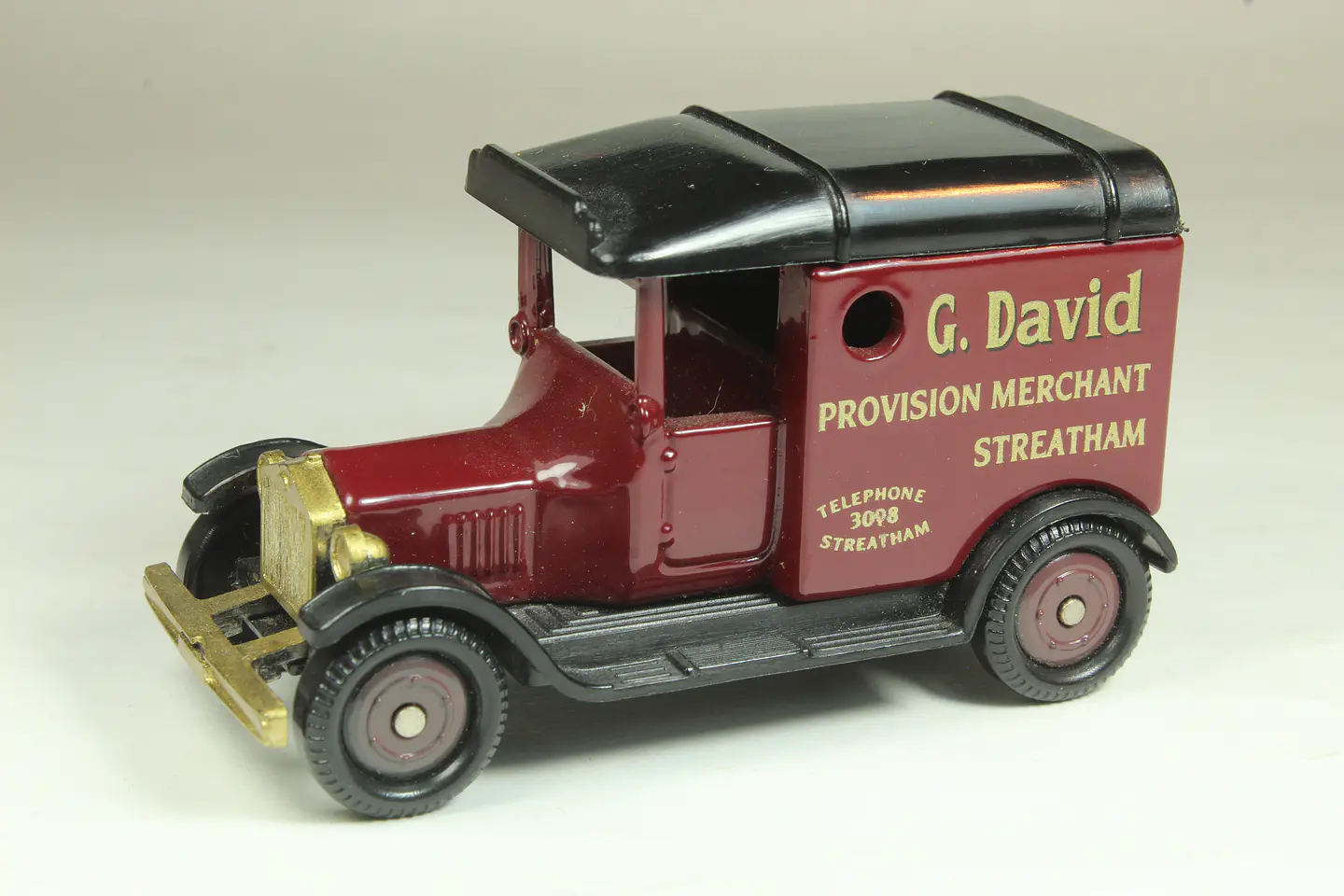 Corgi Ford T Van Gt. Britain — foto 1 de 3