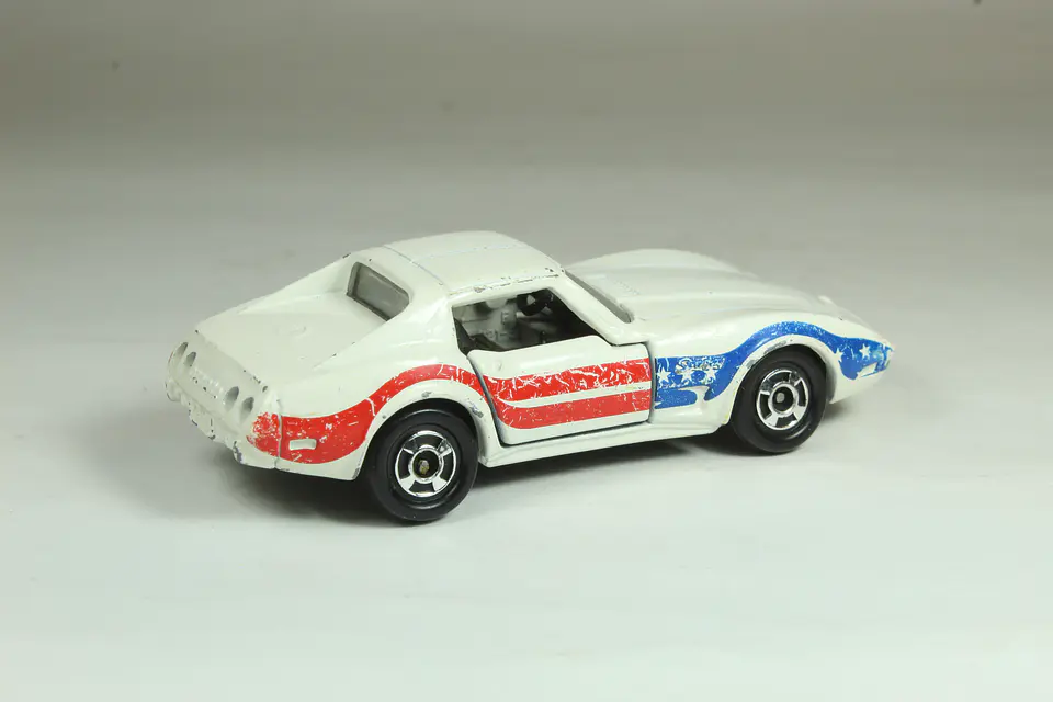 Tomica No. F21 Chevrolet Corvette Stingray Japan (Sin sticker) 2