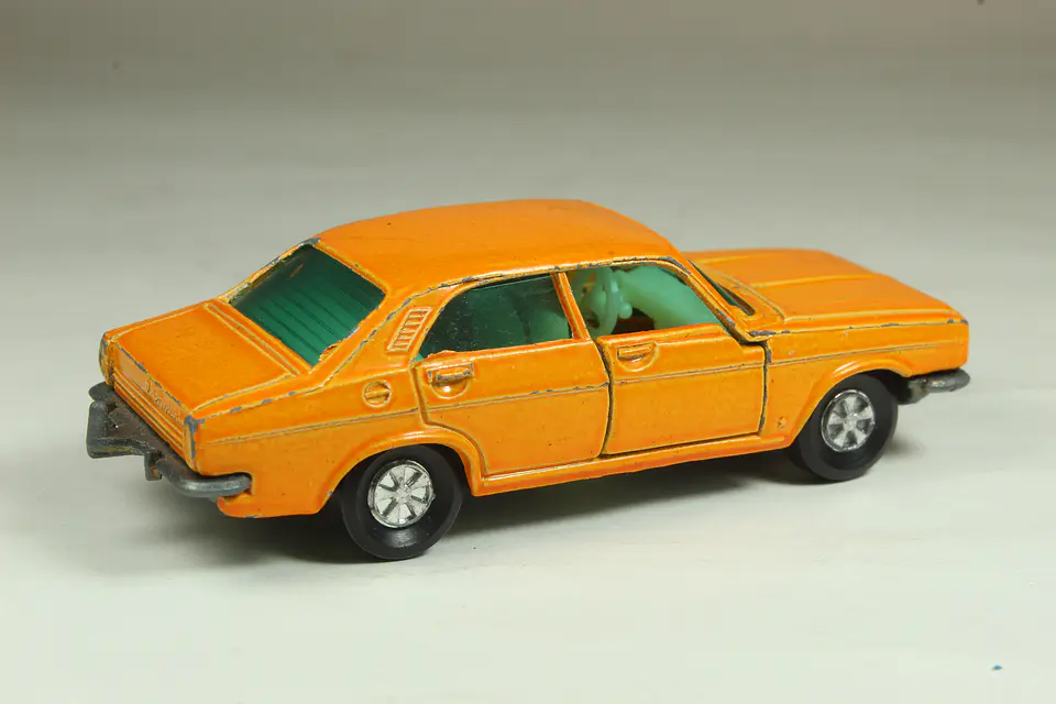 Majorette N° 208 Chrysler 180 France (Naranjo) 2