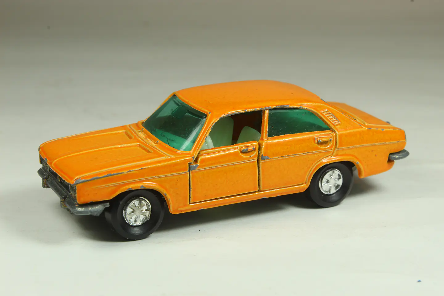 Majorette N° 208 Chrysler 180 France (Naranjo) 1