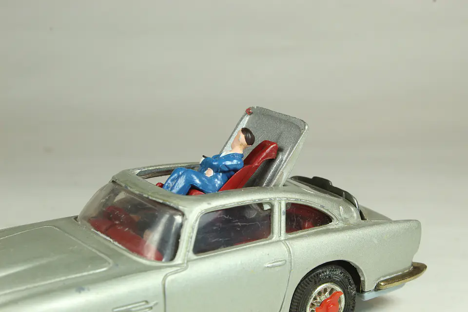 Corgi James Bond Aston Martin DB5 Gt. Britain — foto 7 de 7