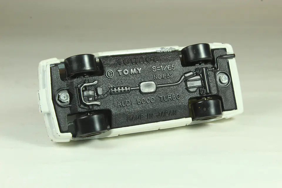 Tomica No. F32 Audi 5000 Turbo Japan — foto 3 de 3