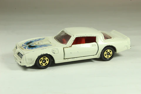 Tomica No. F42 Pontiac Firebird Transam Japan (Blanco)