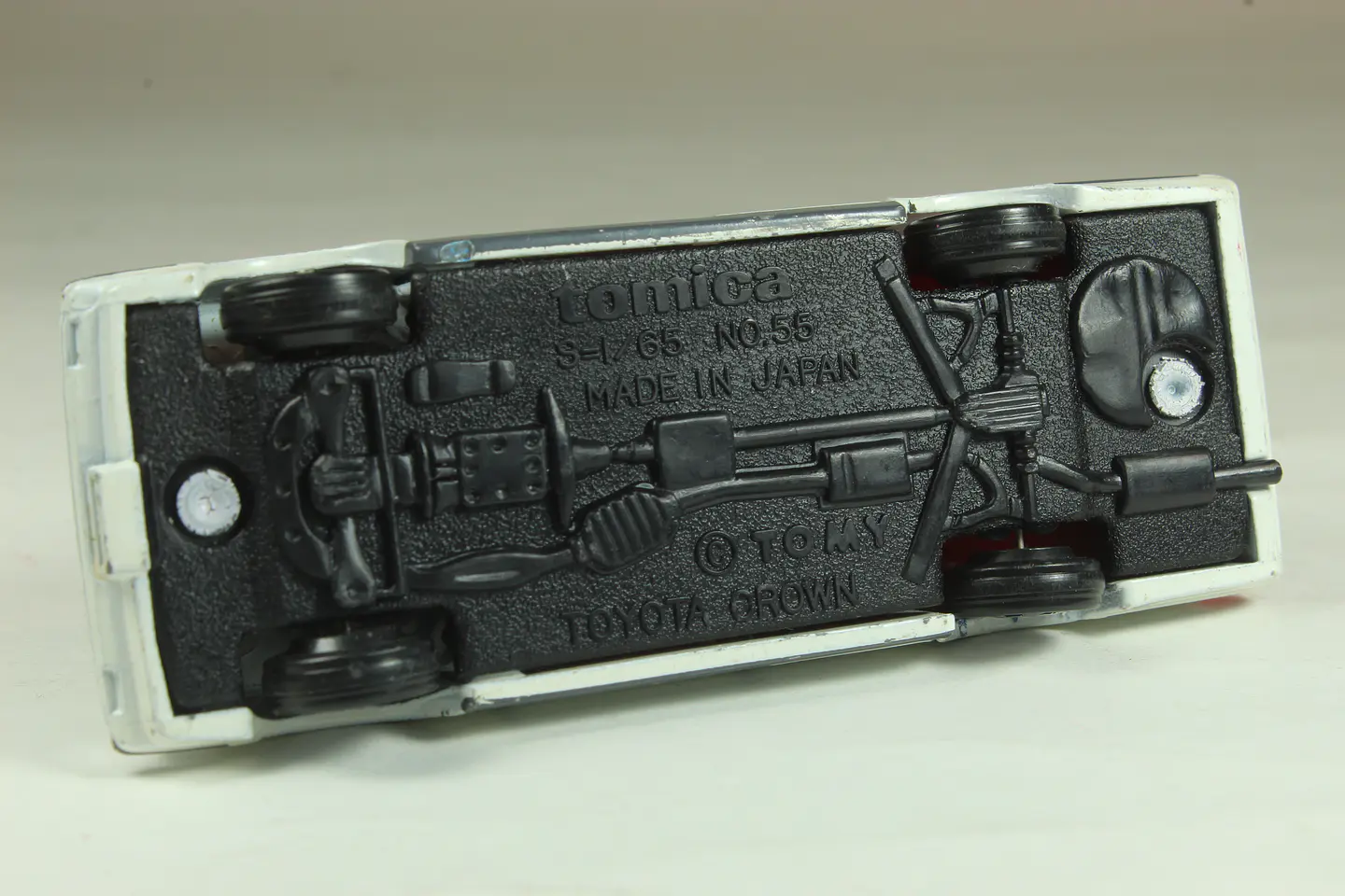 Tomica No. 55 Crown 4Door Sedan Japan — foto 3 de 3
