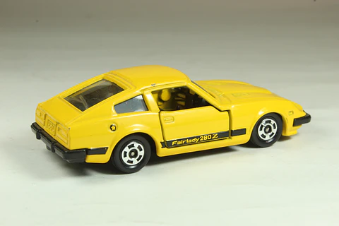 Tomica No. 15 Nissan Fairlady 280Z-T Japan