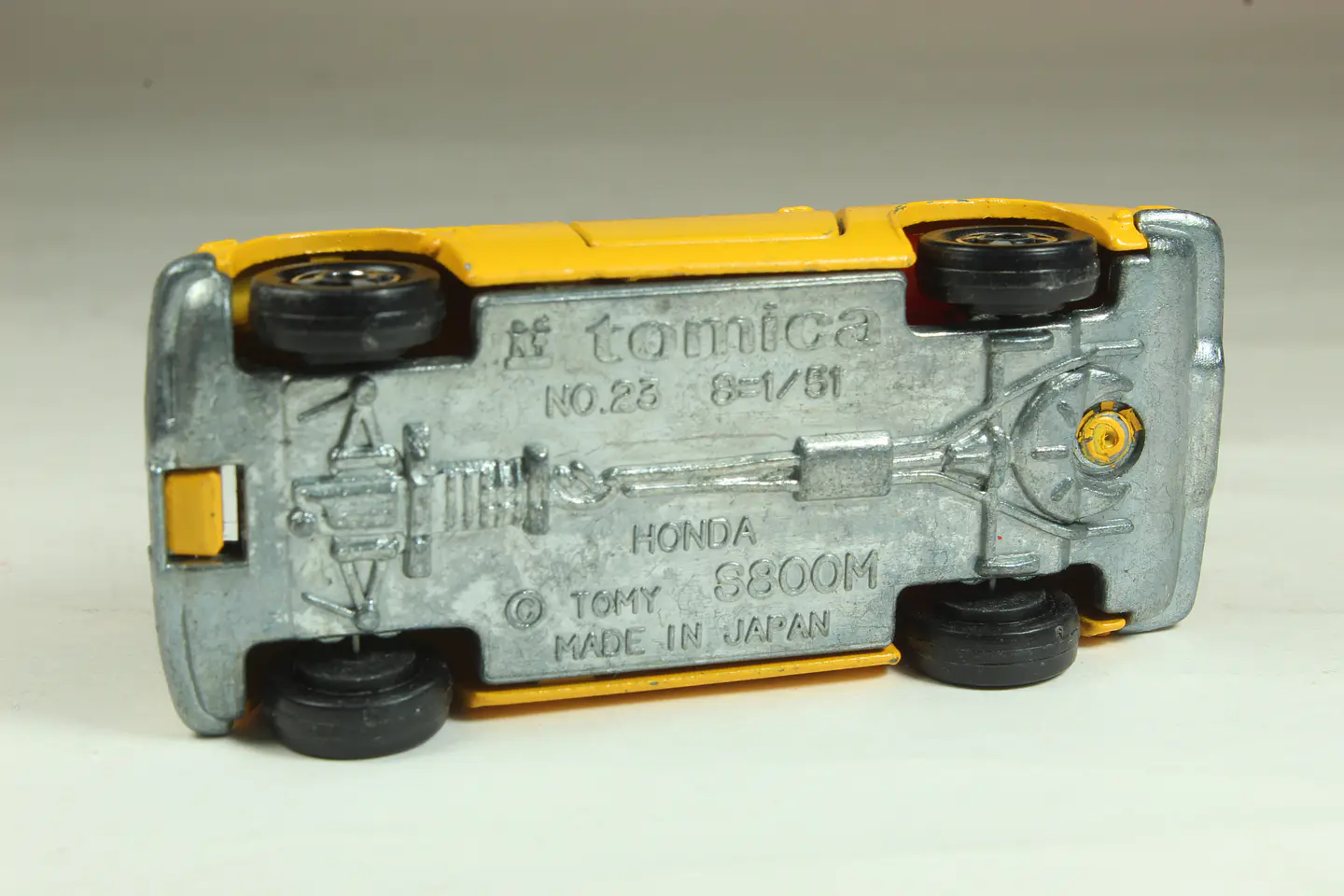 Tomica No. 23 Honda S800M Japan (Amarillo) — foto 3 de 3