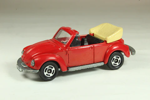 Tomica No. F23 Volkswagen 1303 S Convertible Japan