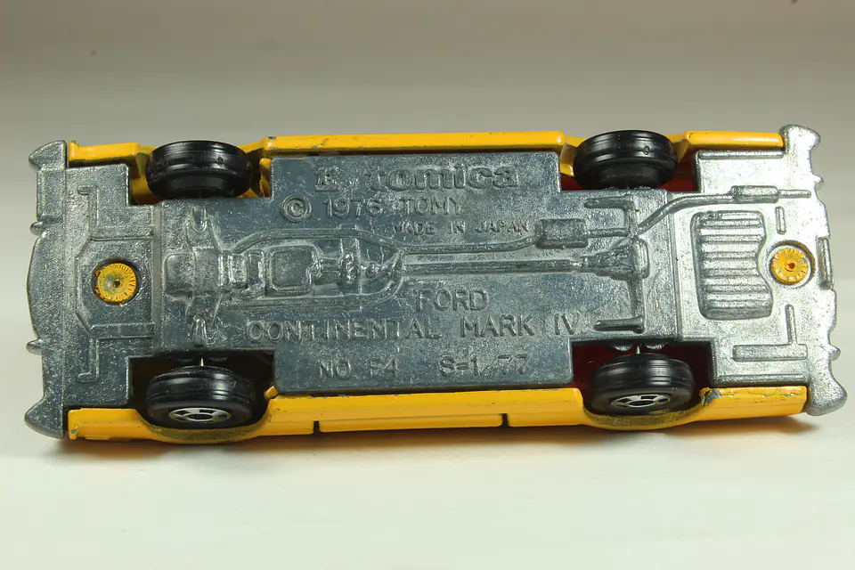 Tomica No. F4 Ford Continental Mk-IV Japan (Amarillo) — foto 3 de 3
