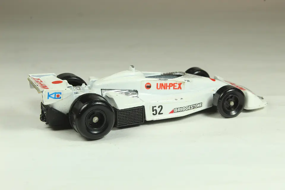Tomica No. 26 Kojima 009 Ford Japan — foto 2 de 3
