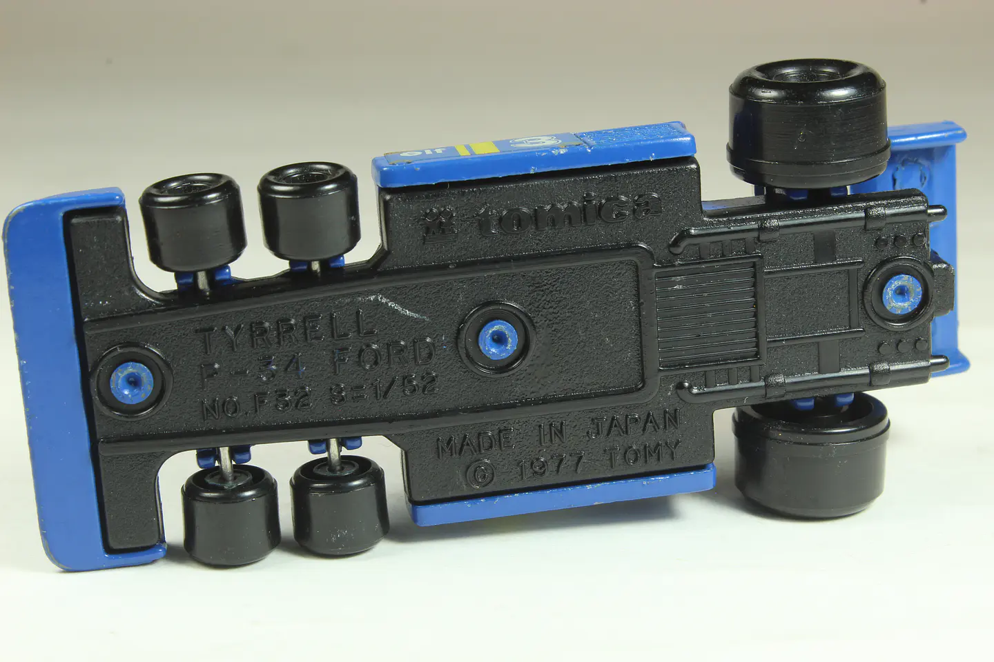Tomica No. F32 Tyrell P34 Ford (Azul) Japan — foto 3 de 3