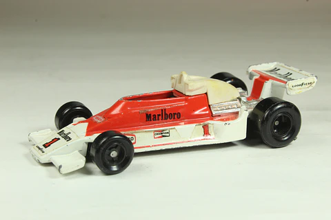 Tomica No. F39 McLaren M26 Ford Japan