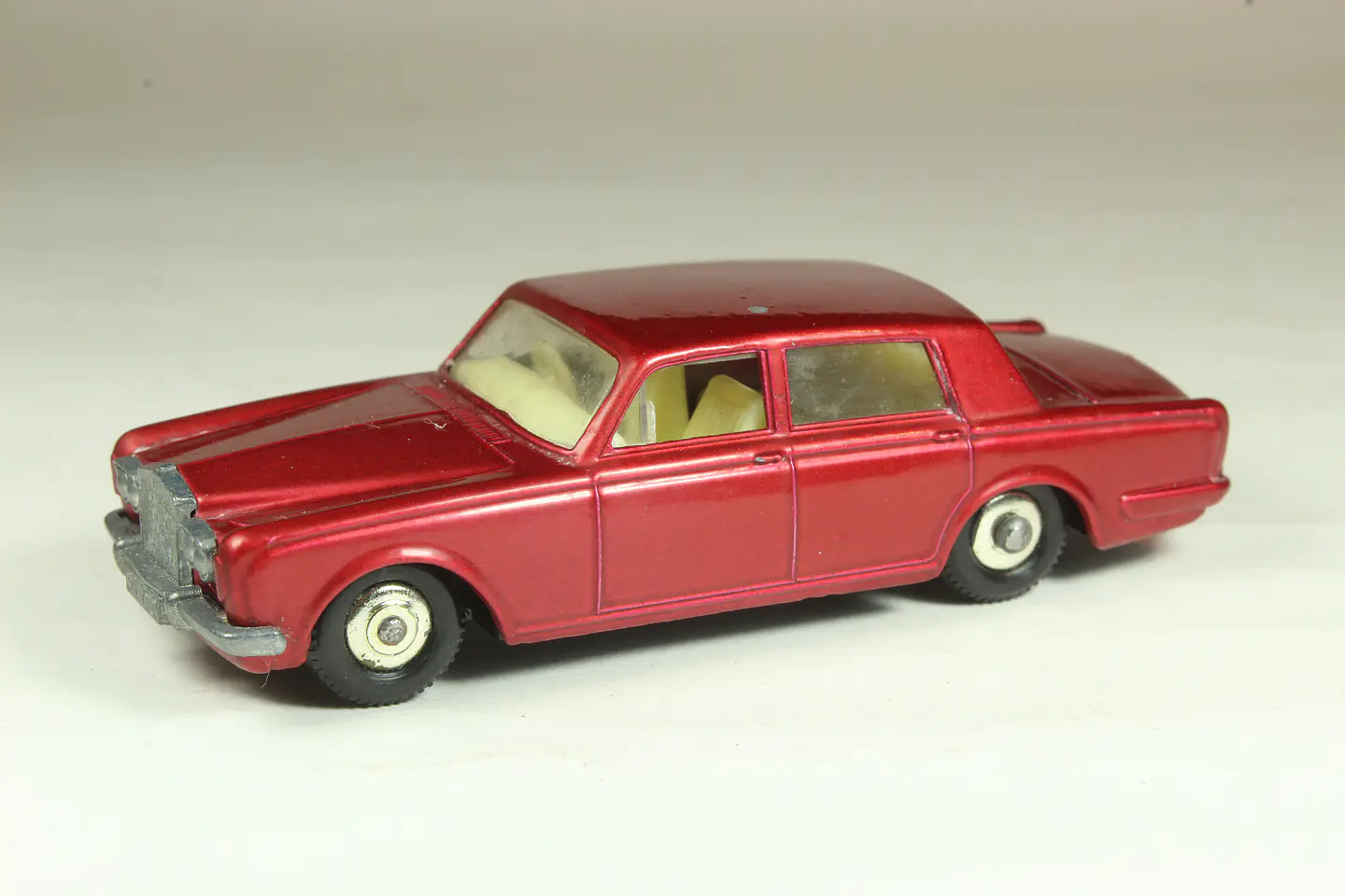 Matchbox Regular Wheels N° 24 Rolls Royce Silver Shadow England — foto 1 de 3
