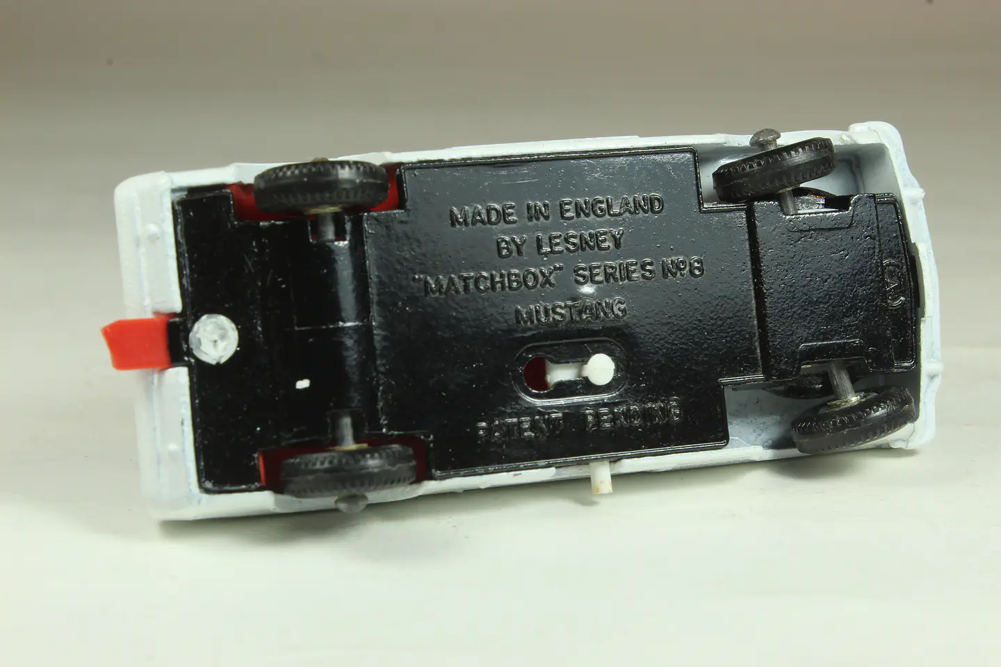 Matchbox Regular Wheels N° 8 Ford Mustang England — foto 3 de 3