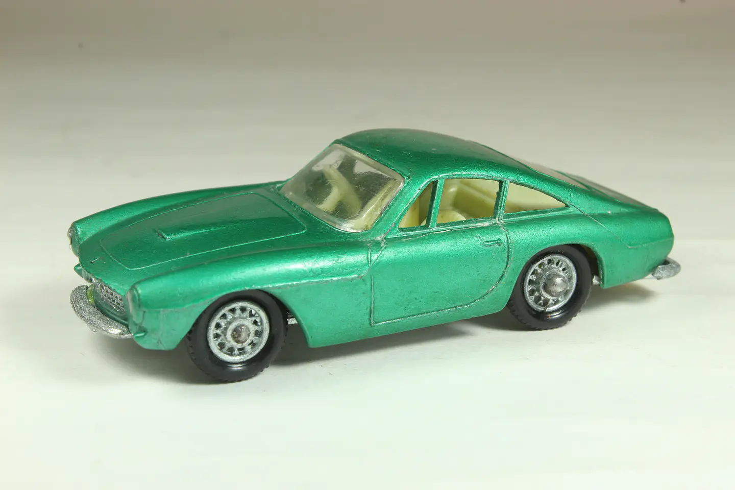Matchbox Regular Wheels N° 75 Ferrari Berlinetta England — foto 1 de 3