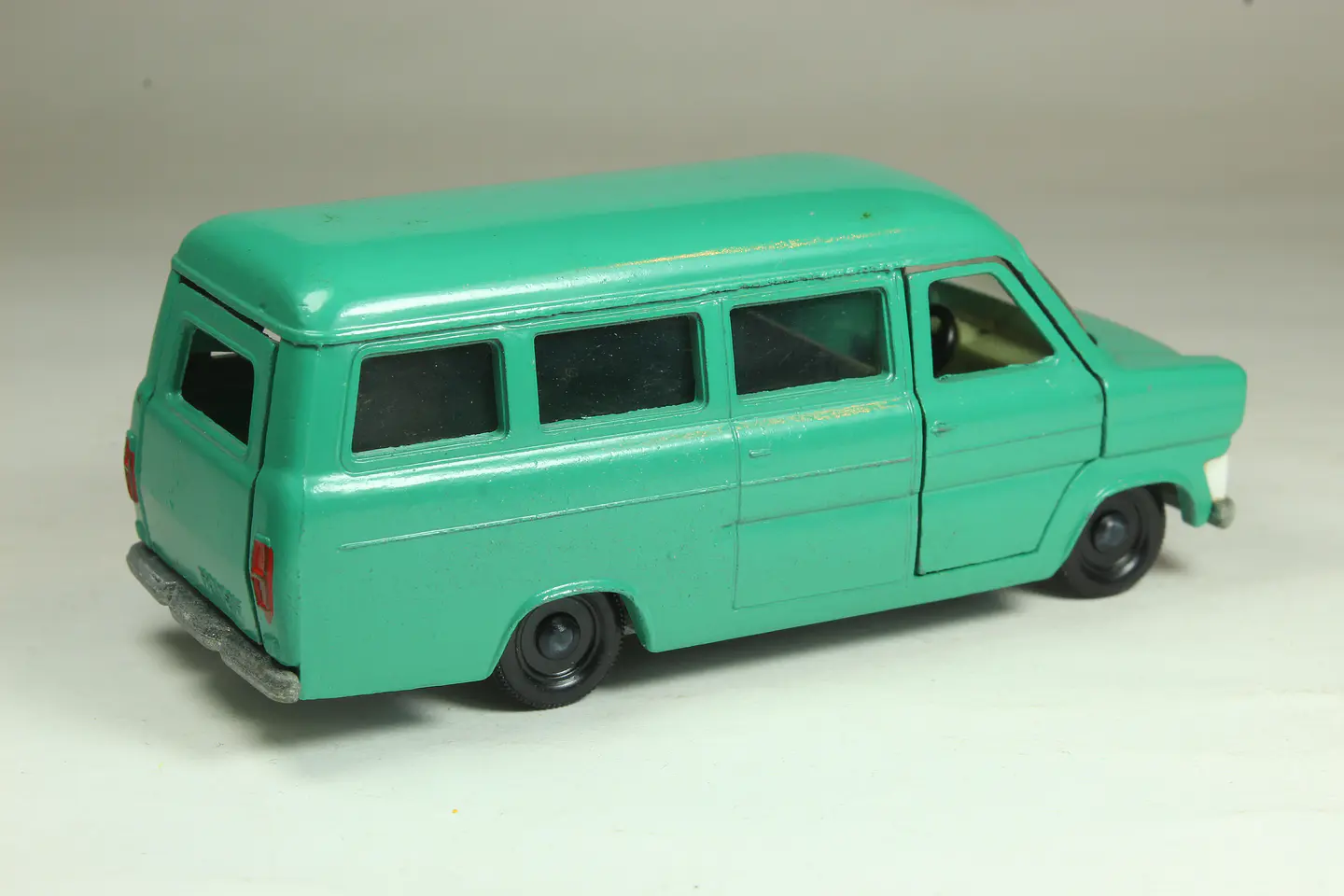 Siku V268 Ford Transit Kombi Germany — foto 2 de 3