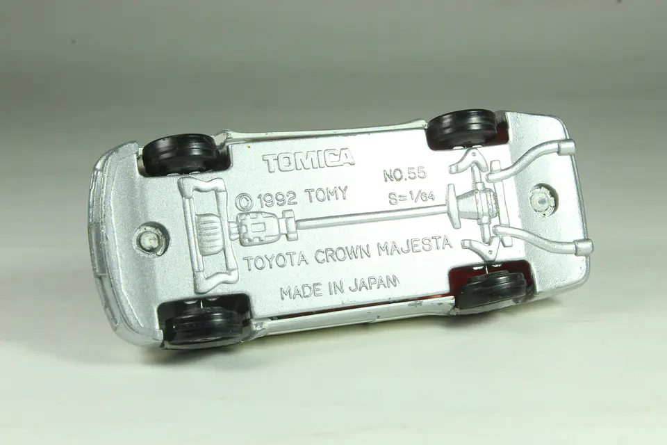 Tomica No. 55 Toyota Crown Majesta Japan 3