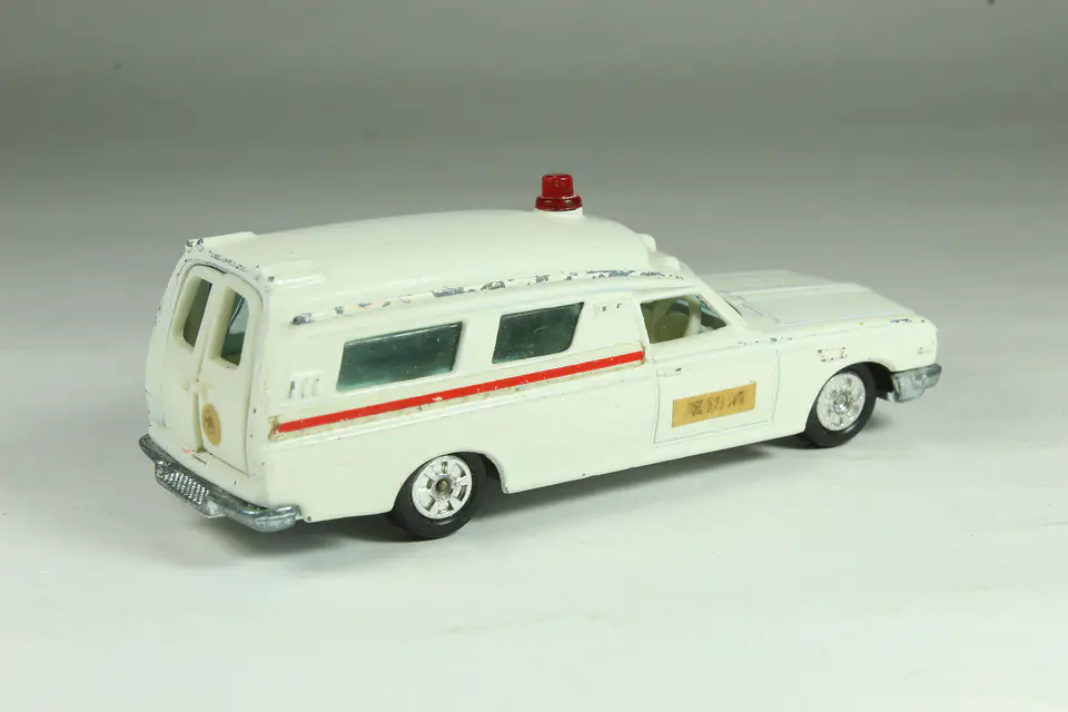 Tomica No. 40 Toyota Ambulance Japan 2