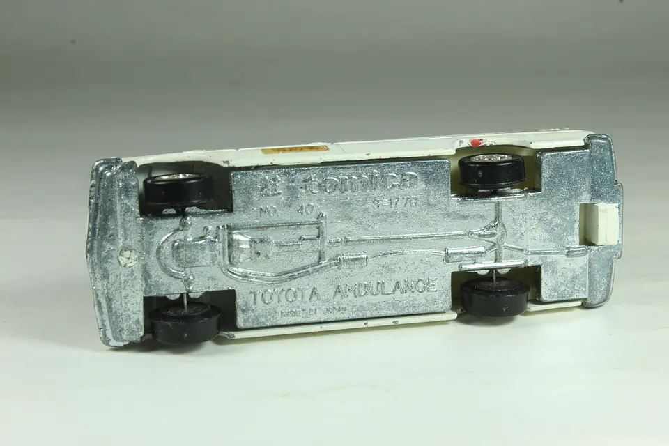 Tomica No. 40 Toyota Ambulance Japan 3