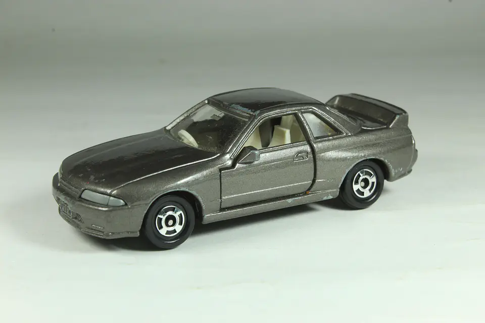 Tomica No. 20 Nissan Skyline GT-R Japan 1