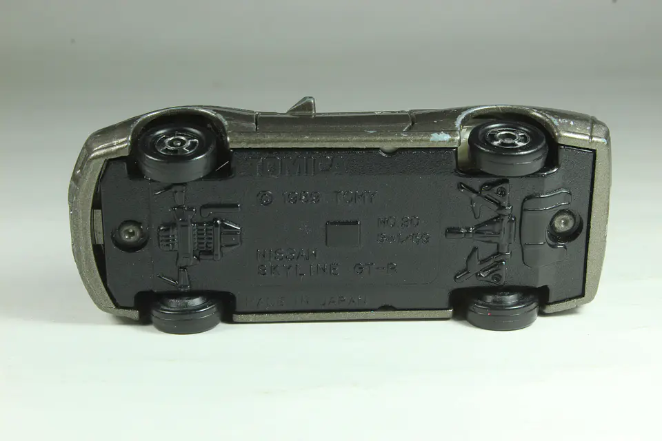 Tomica No. 20 Nissan Skyline GT-R Japan 3