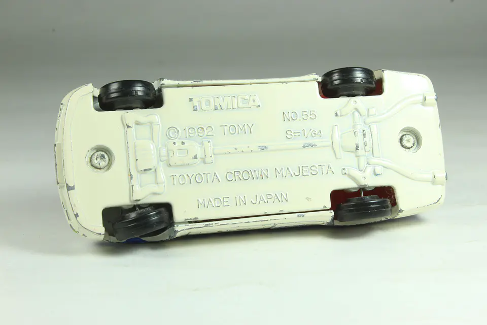 Tomica No. 115 Toyota Crown Majesta Taxi Japan 3