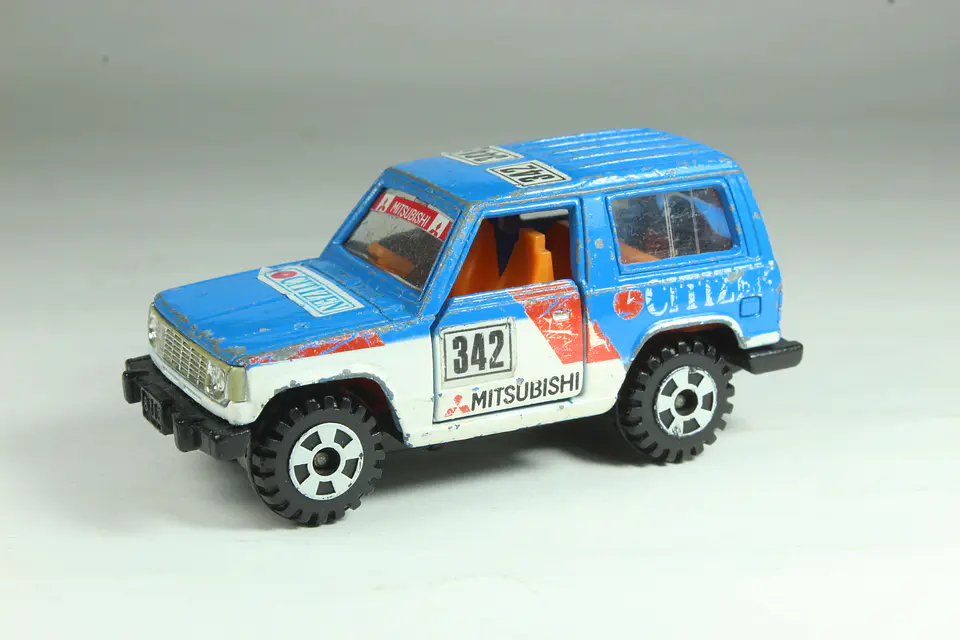 Tomica No. 69 Mitsubishi Pajero Citizen Japan 1