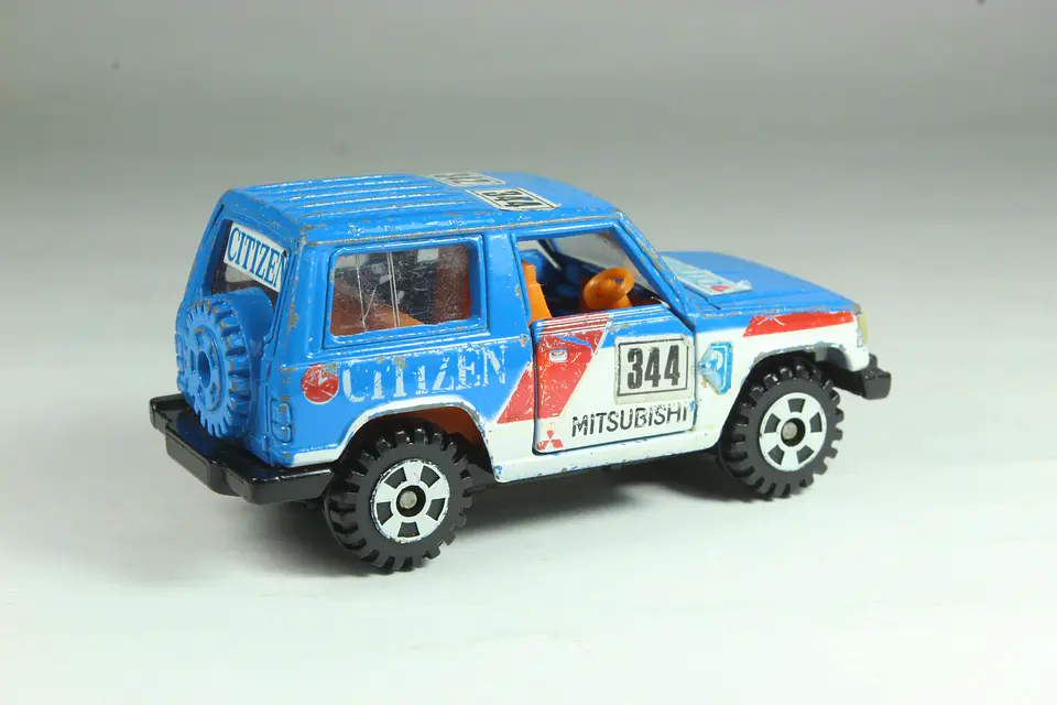 Tomica No. 69 Mitsubishi Pajero Citizen Japan 2