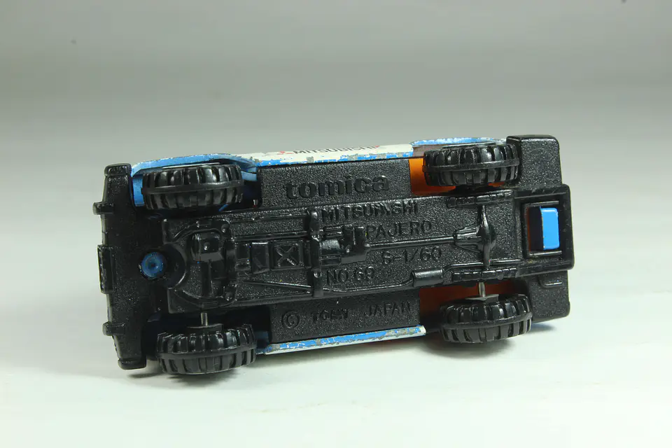 Tomica No. 69 Mitsubishi Pajero Citizen Japan 3