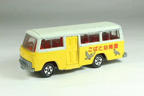Tomica No. 60 Mitsubishi Rosa Kindergarten Bus Japan