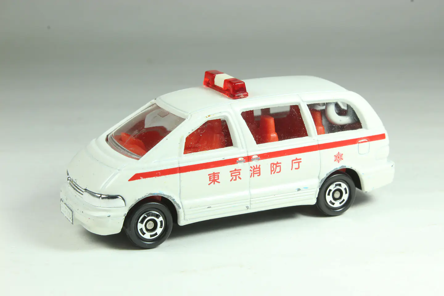 Tomica No. 87 Estima Ambulance Japan 1