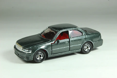 Tomica No. 17 Toyota Celsior (1990-2) Japan