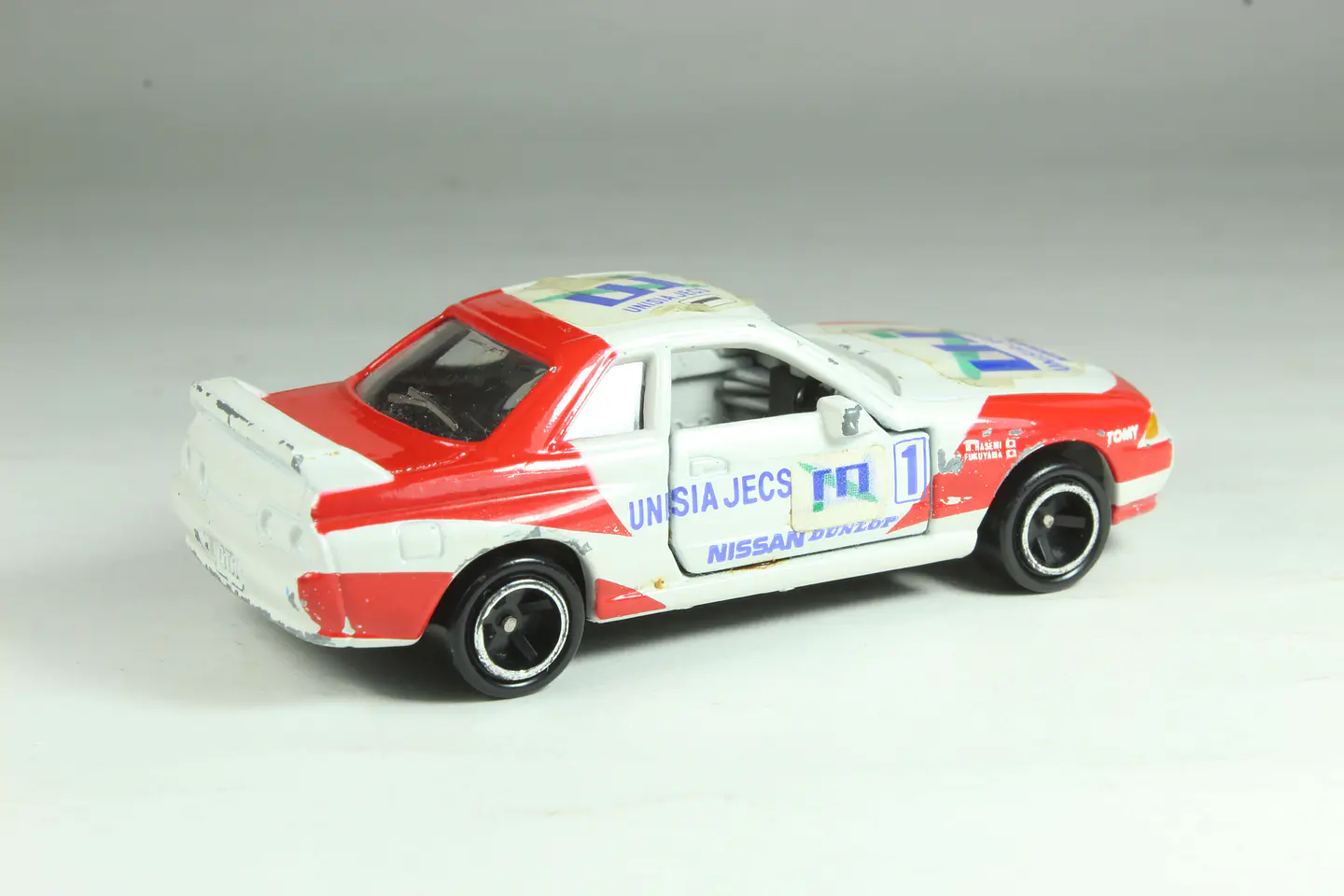 Tomica No. 40 Skyline GTR Racing (JECS) Japan 2