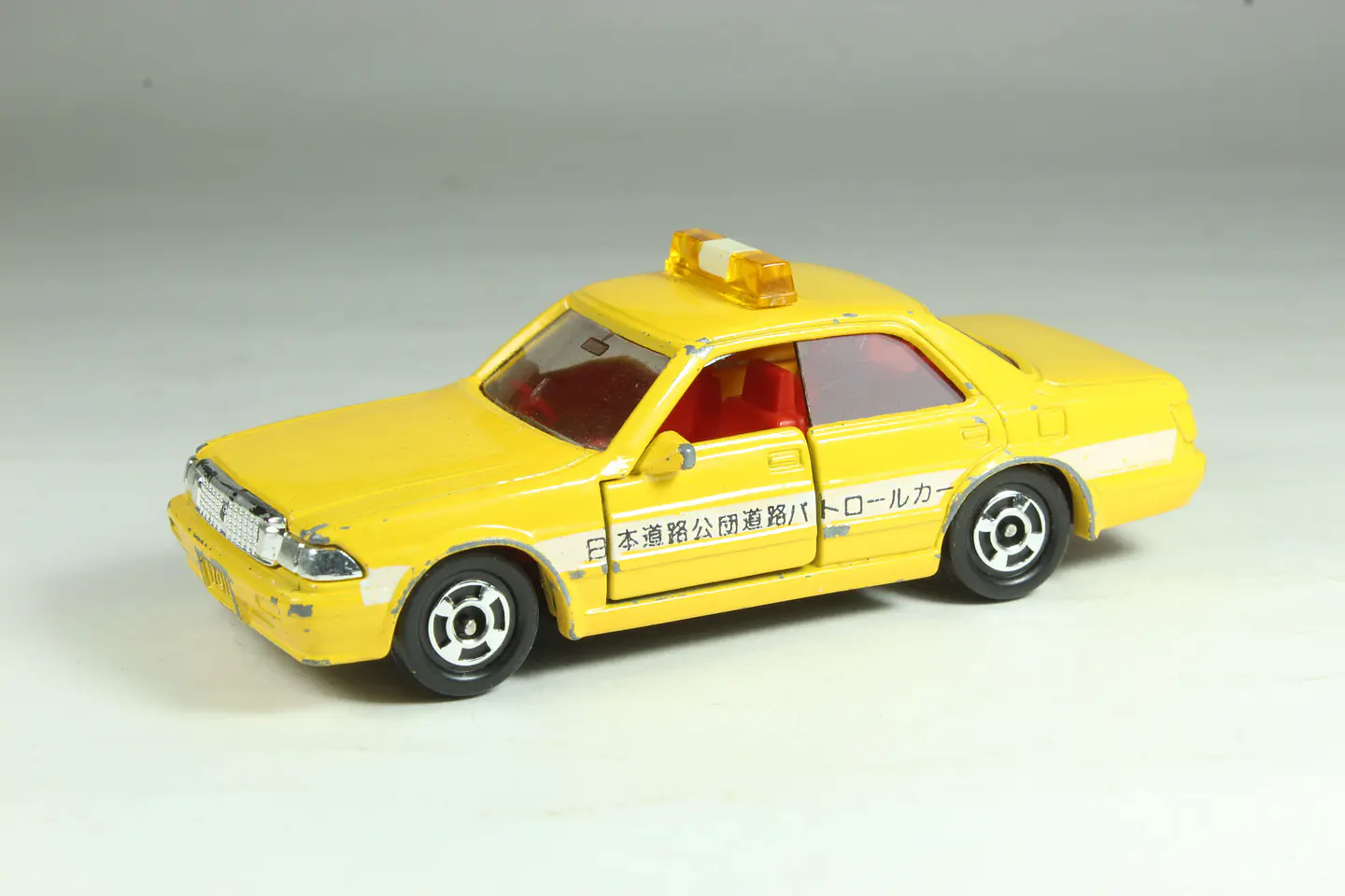 Tomica No. 28 High-Way Public Co. Patrol Car Japan 1
