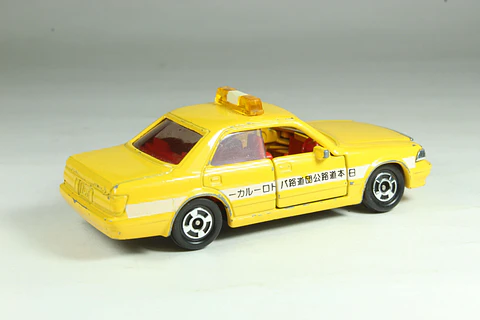 Tomica No. 28 High-Way Public Co. Patrol Car Japan
