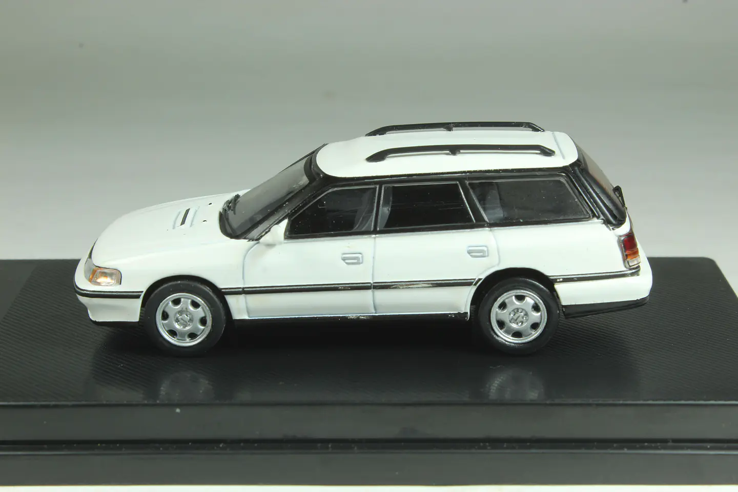 DeAgostini N°55 Subaru Legacy Touring Wagon (BF) 1/64 2