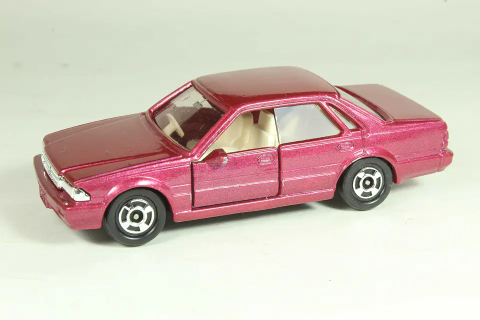 Tomica No. 13 Cedric Japan 1