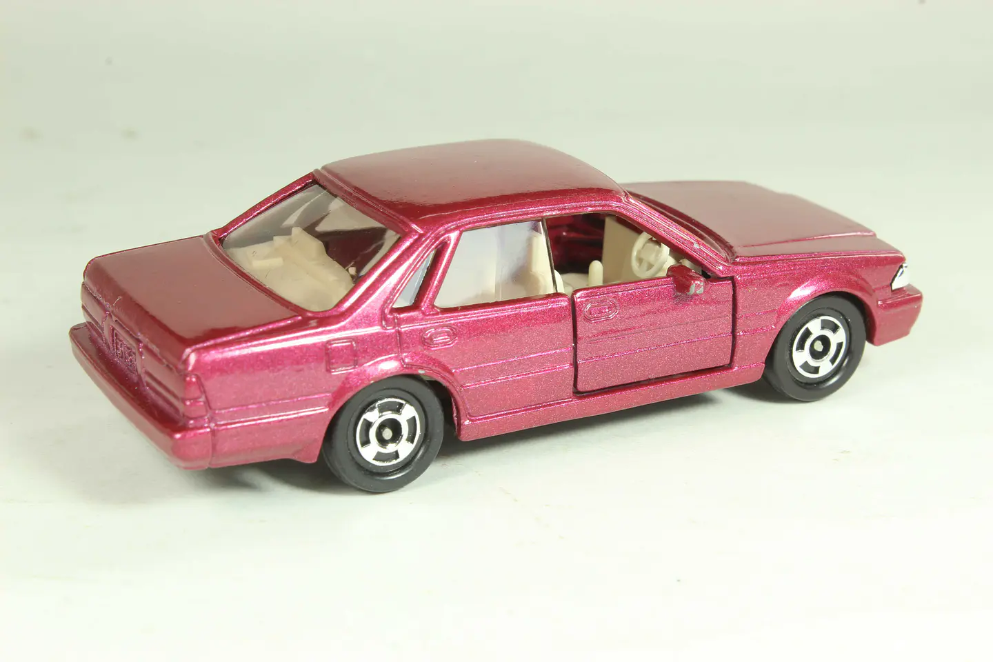 Tomica No. 13 Cedric Japan 2