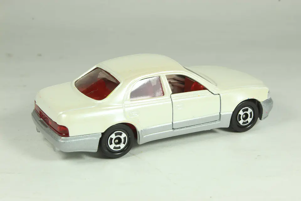 Tomica No. 55 Toyota Crown Majesta Japan 2