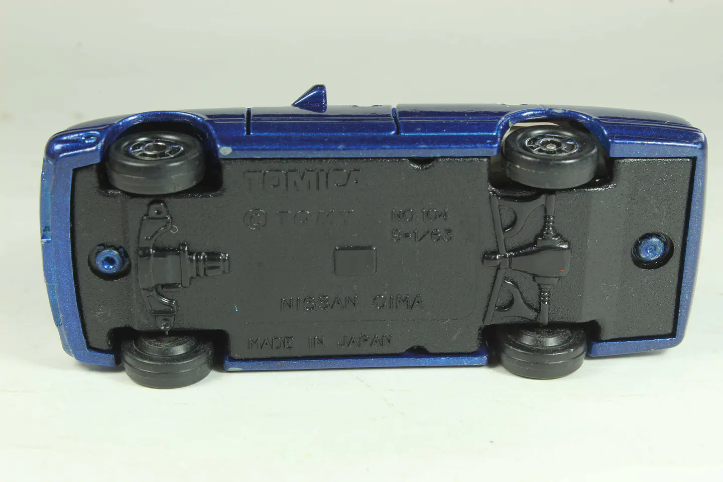Tomica No. 104 Nissan Cima Japan 3