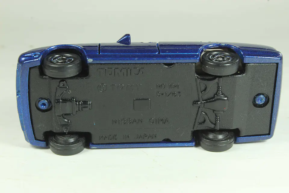 Tomica No. 104 Nissan Cima Japan 3
