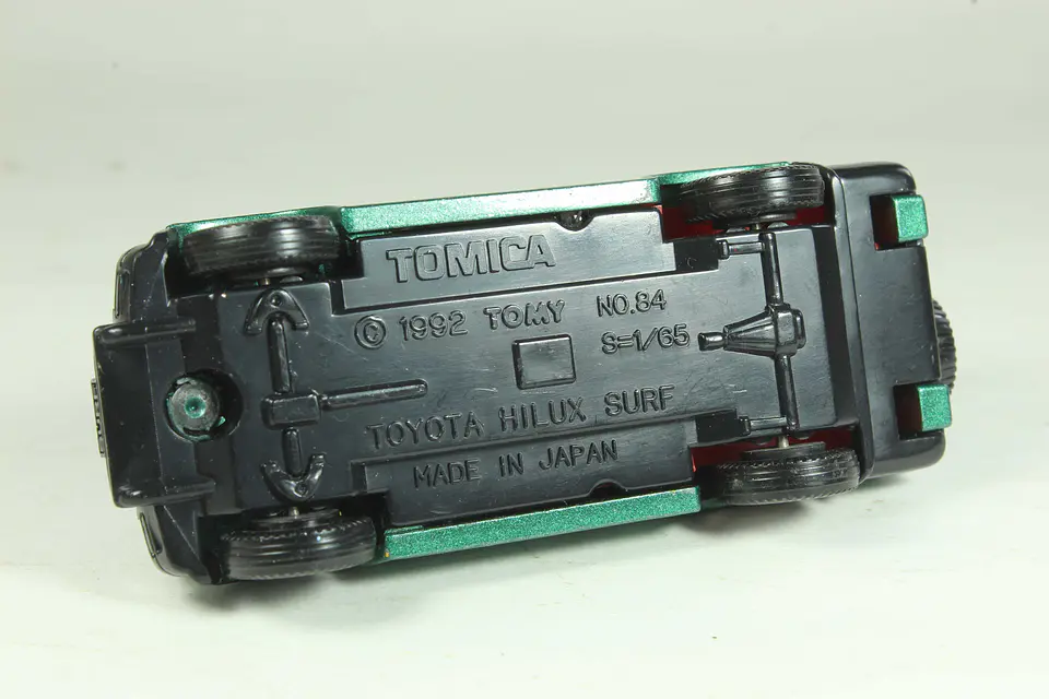 Tomica No. 84 Toyota Hilux Surf Japan 3